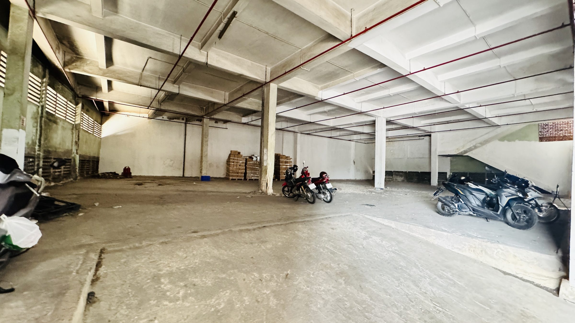 CHO THUÊ KHO DIỆN TÍCH 2100m2 NGUYỄN TẤT THÀNH QUẬN 4
