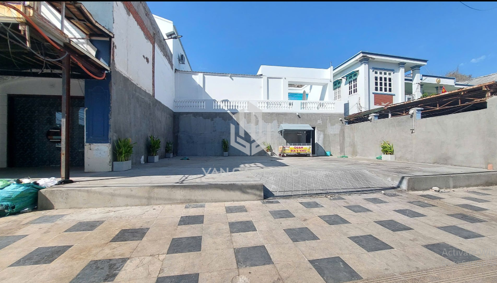 🔥 CHO THUÊ TOÀ NHÀ MẶT TIỀN PHAN CHU TRINH (P.2) – CÁCH BIỂN THÙY VÂN 50M – NGANG 12.5M LÝ TƯỞNG – THIẾT KẾ THÔNG SUỐT GIÁ 75 TR/THÁNG! 🔥