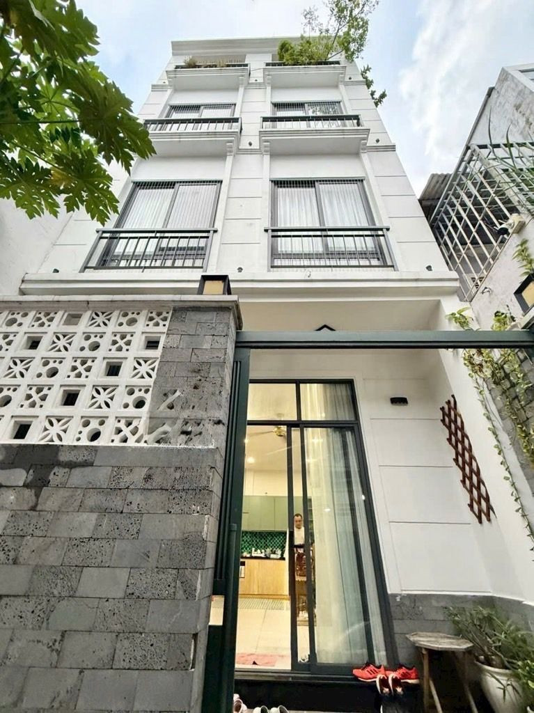 Bình thạnh 4 tầng gấp bán giáp q1