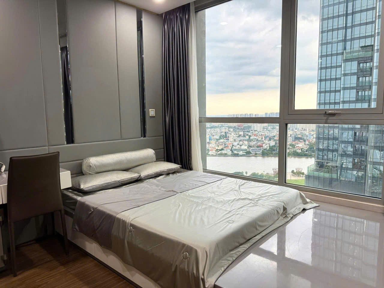 BDS HVL [NC] 4 ngủ nội thất cao cấp đầy đủ,rộng 150m2,view đẹp nhất lankmark 6 căn góc cực hiếm cho thuê,giá thu nét 80tr/tháng,kí hợp đồng thuê 6 tháng 1