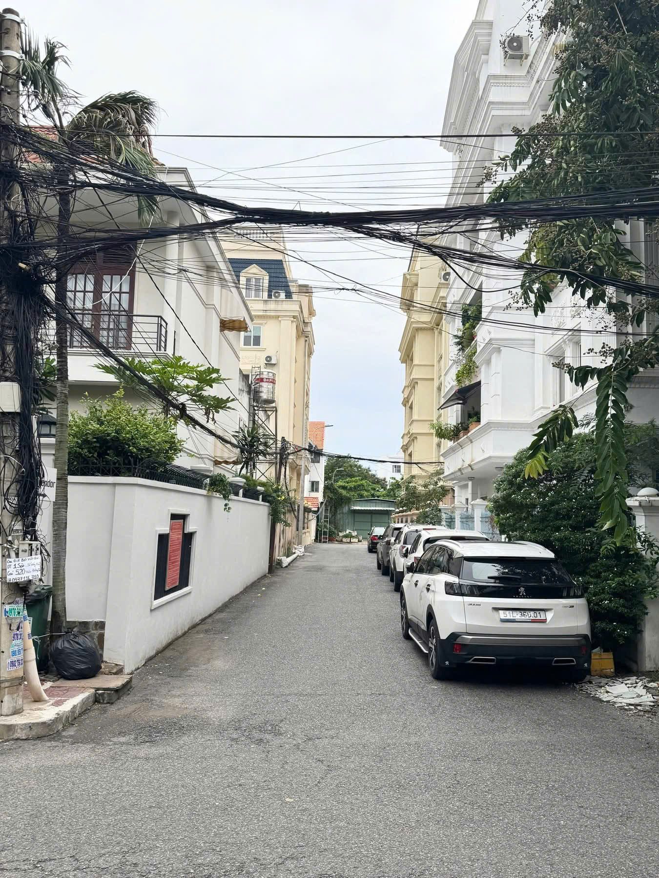 BDS HVL [NC]SÀN VĂN PHONG 80m2 BÌNH THANHH 

Sàn 80m2 vuông, không cột, đẹp như tranh vẽ, có luôn nội thất giá mềm nhất Sài Gòn

🎄 Địa chỉ: 164 𝑁𝑔𝑢𝑦𝑒̂̃𝑛 𝑉𝑎̆𝑛 𝑇ℎ𝑢̛𝑜̛𝑛𝑔, 𝑃.25, 𝑄. 𝐵𝑖̀𝑛ℎ 𝑇ℎ𝑎̣𝑛ℎ(𝑃ℎ𝑢̛𝑜̛̀𝑛𝑔 𝑇ℎ𝑎̣𝑛ℎ 𝑀𝑦̃ 𝑇𝑎̂𝑦 𝑚𝑜̛́𝑖).
💸 Giá thuê: 12.5 𝑈𝑆𝐷/𝑚²/𝑡ℎ