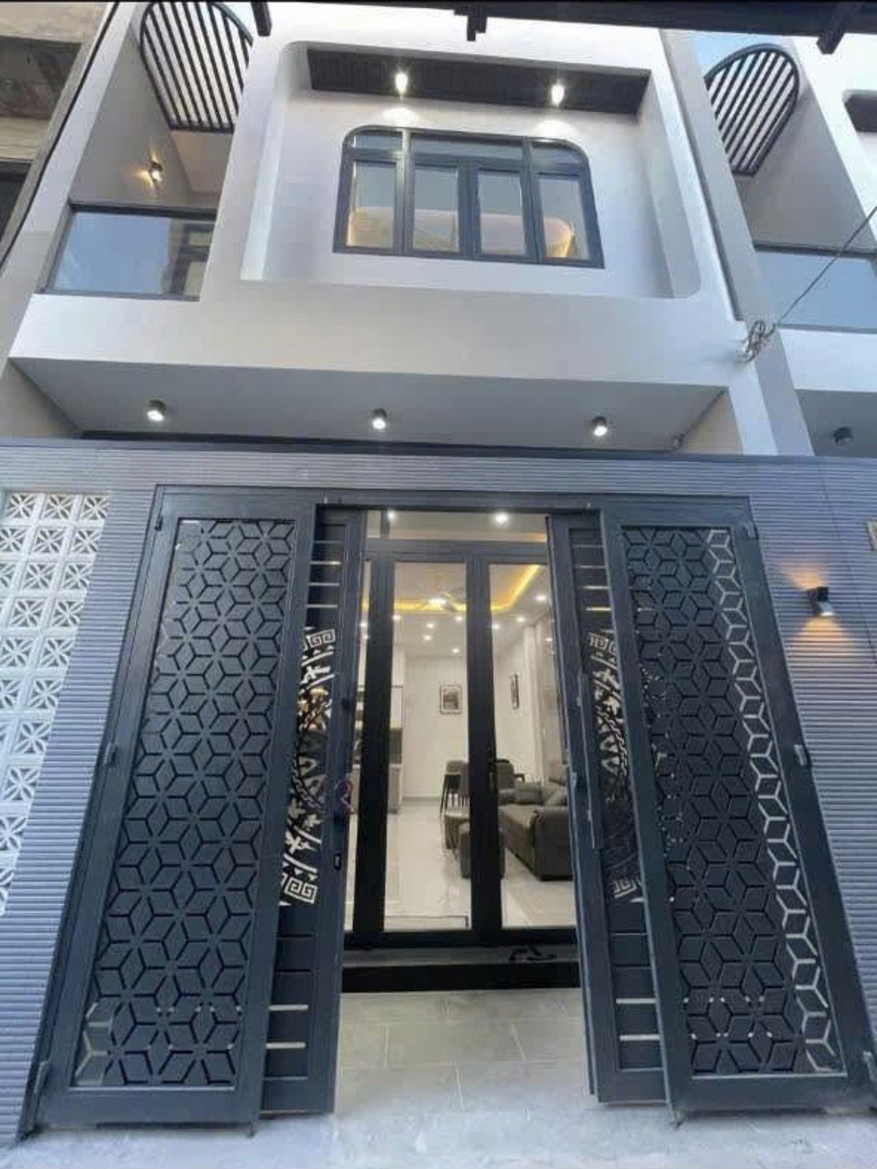 Bán nhà 1 trệt 1 lầu P5, TP. Mỹ Tho gần lẩu ếch Đông Đô