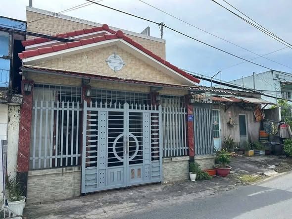 Bán nhà 1 trệt 1 lửng mặt tiền đường Nguyễn Ngọc Nhựt,TP Bến Tre