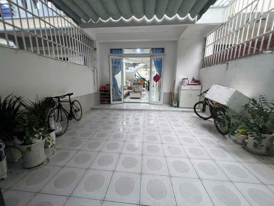 Bán nhà đường Hoàng Văn Thụ, phường 7 - 13 tỷ - 125m2
