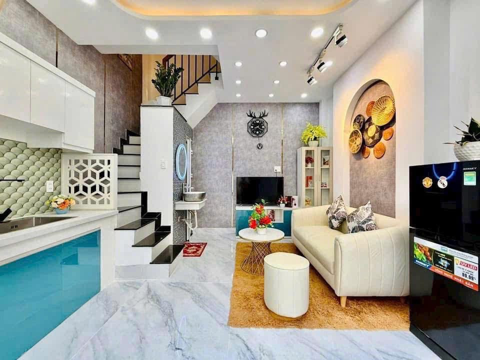 Siêu hot 1 Tỷ 790 , xe hơi đậu cửa nhà đẹp 2PN Phạm Văn Chiêu P9 Gò Vấp , tặng NT như hình , SỔ HỒNG RIÊNG