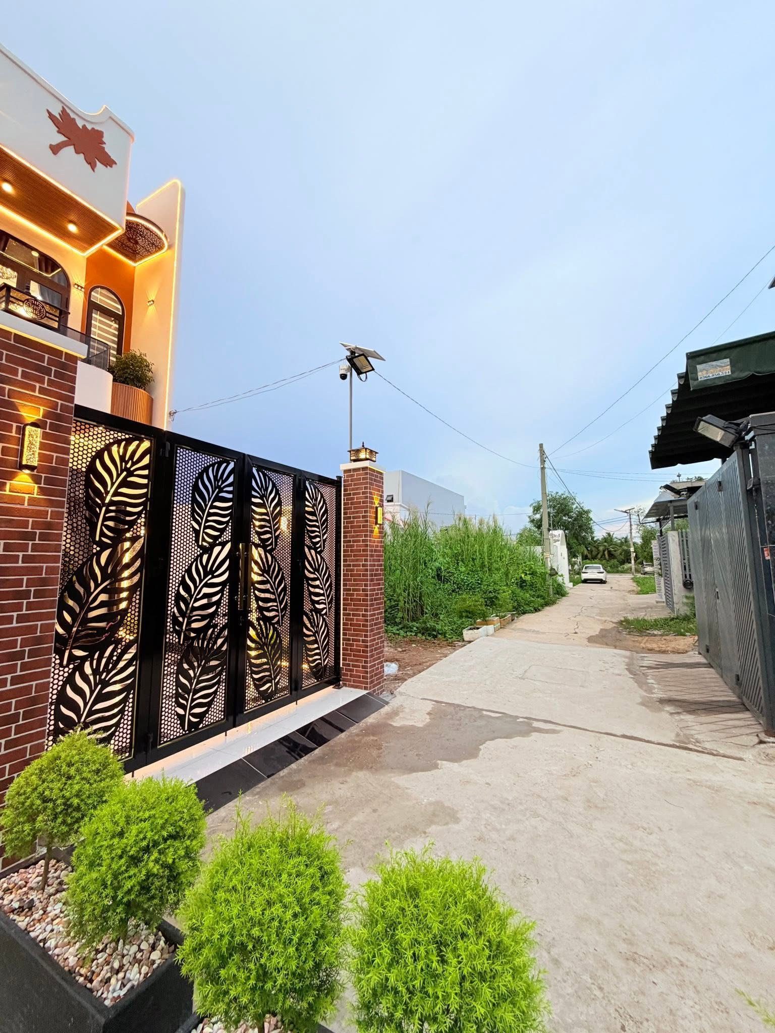 Bán nhà 1 trệt 1 lầu hẻm Ô Tô 4m đường Kênh Nổi SD cách QL50 300m thuộc P9, TP. Mỹ Tho