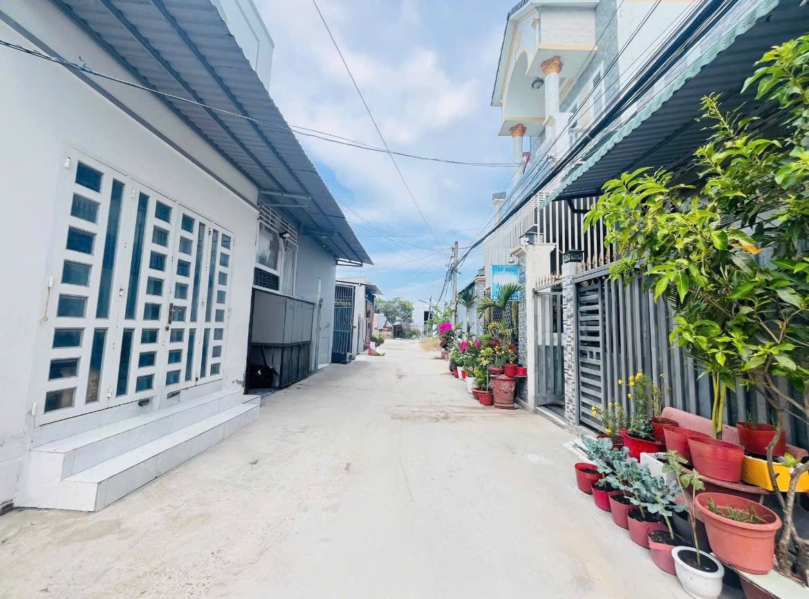 Bán nhà 250m² full thổ cư ngang 10m giá 6.8 tỷ tại Phường An Bình