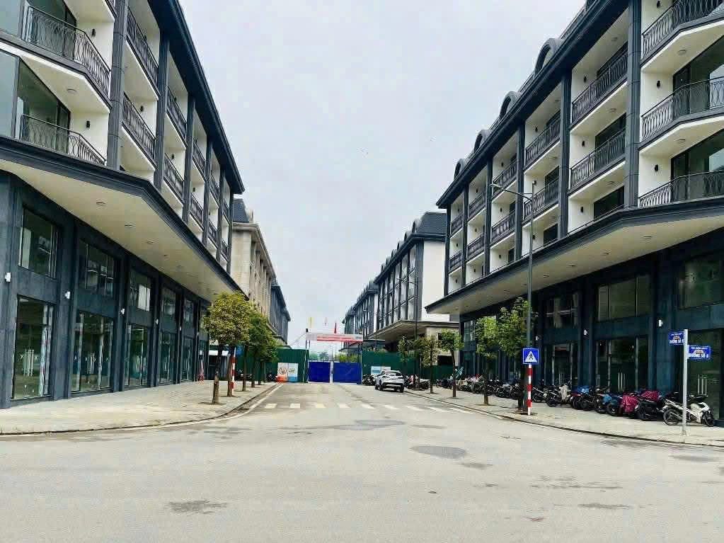 Bán Shophouse An Cựu đối diện Aeon Mall giá chiết khấu cực tốt !