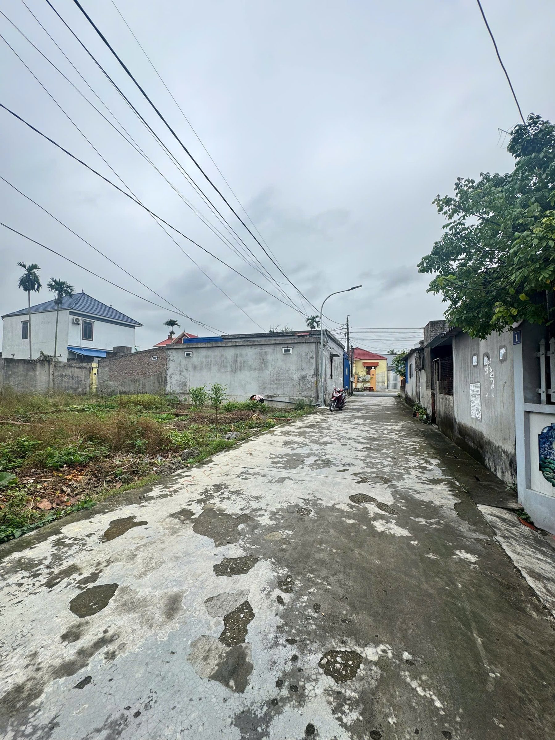 4/11/2025.Bán đất 50m² ngang 5m đường thôn 4,3 m . giá 1.35 tỷ Phường An Dương. liên hệ 0362558882
