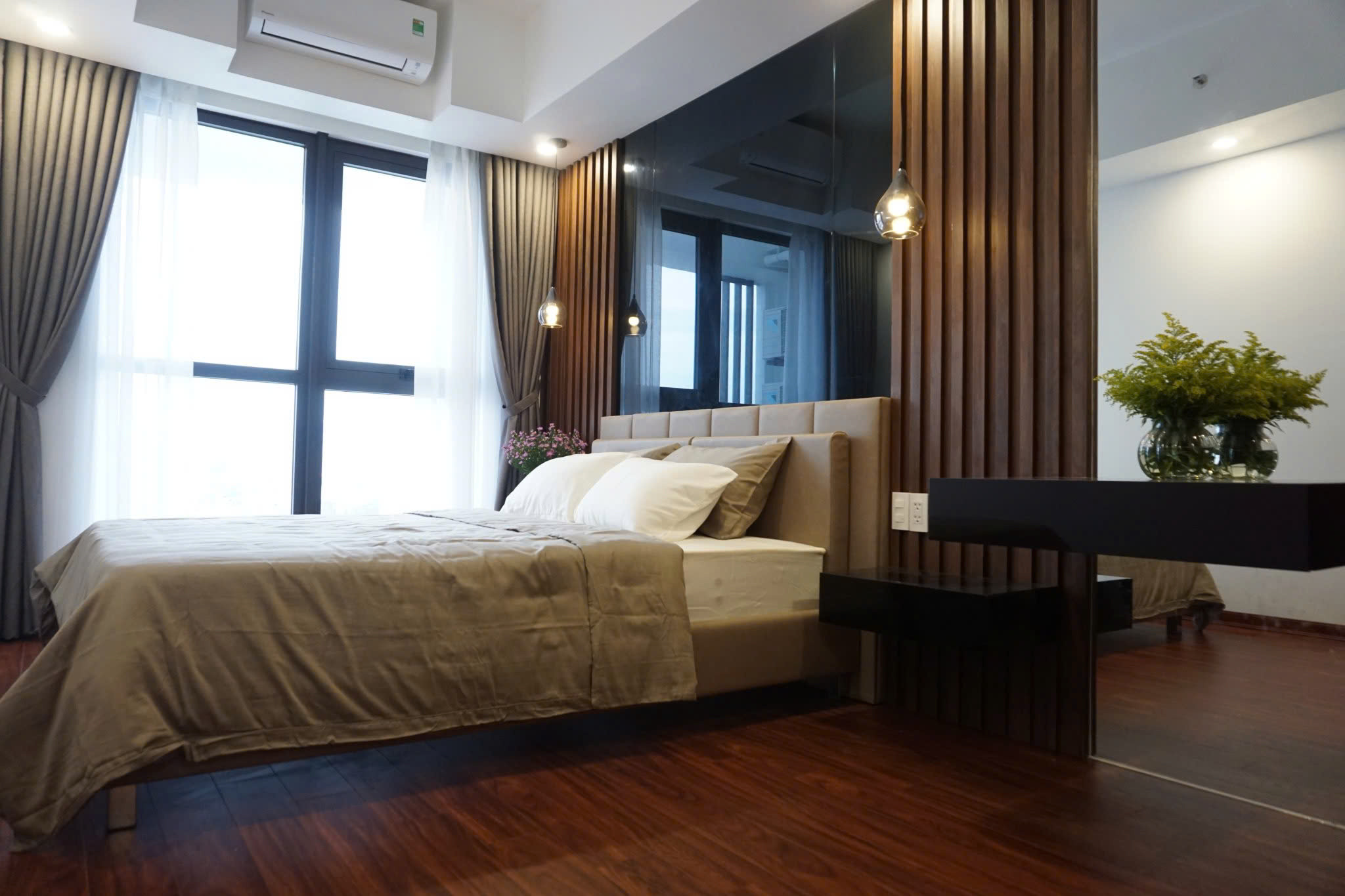 HIYORI 2PN CĂN GÓC VIEW TRỰC DIỆN CẦU RỒNG - SALE SẬP SÀN