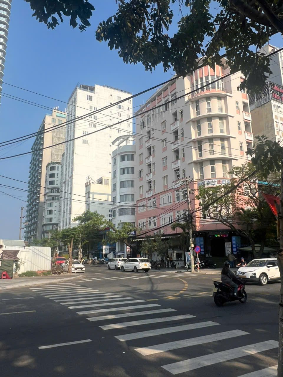 KHÁCH SẠN 3 SAO VIEW BIỂN PHẠM VĂN ĐỒNG