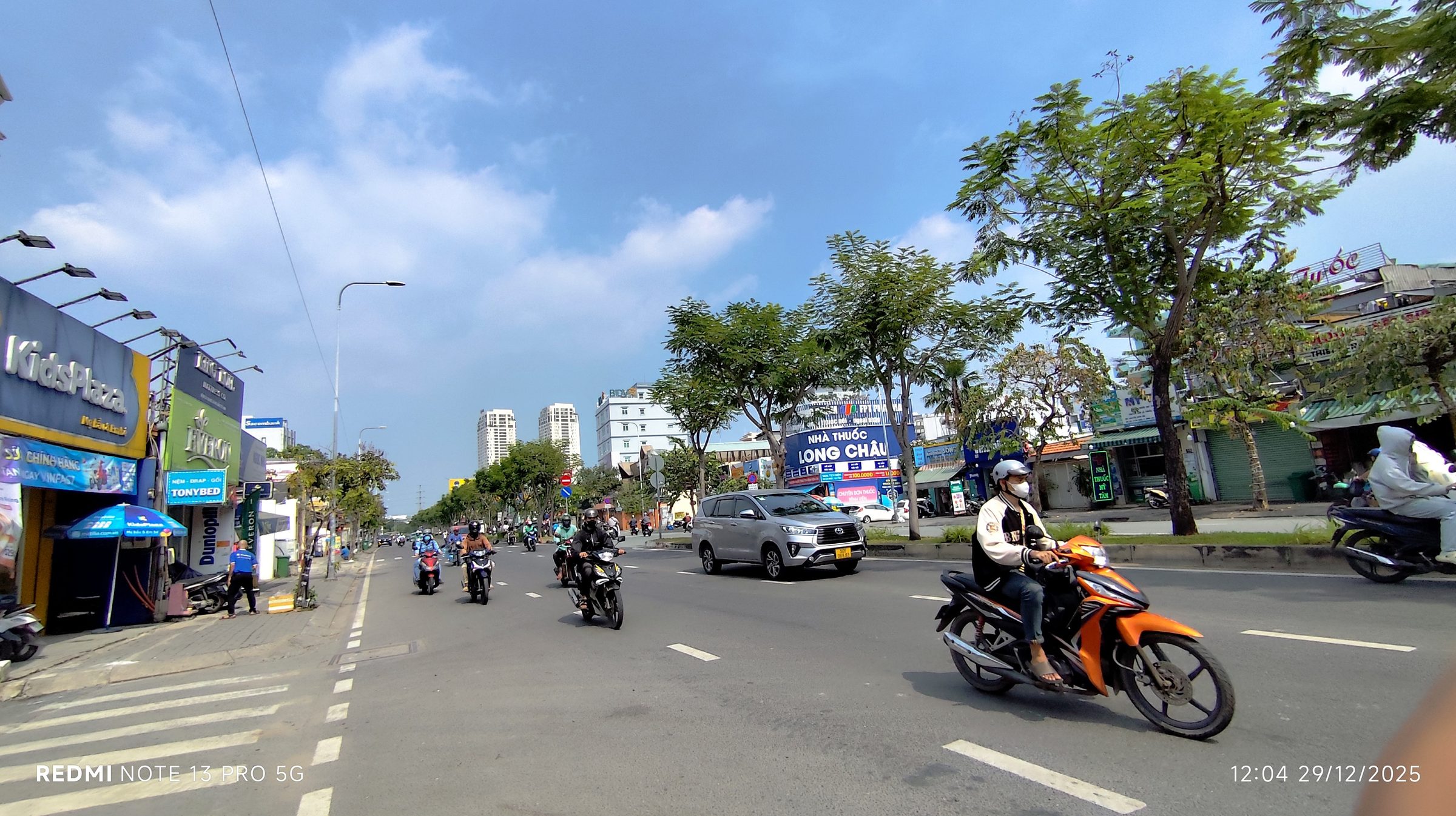 Bán đất 400m² full thổ cư ngang 12m giá 240 tỷ tại Phường An Khánh