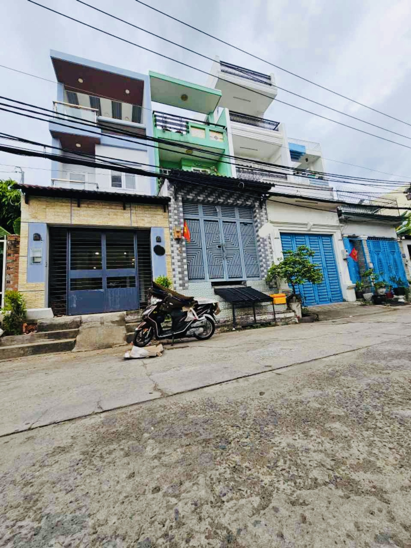 CHỦ MỚI GỬI NHÀ AN DƯƠNG VƯƠNG AN LẠC 3 TẦNG 68M CHỈ 6TY95(B41)