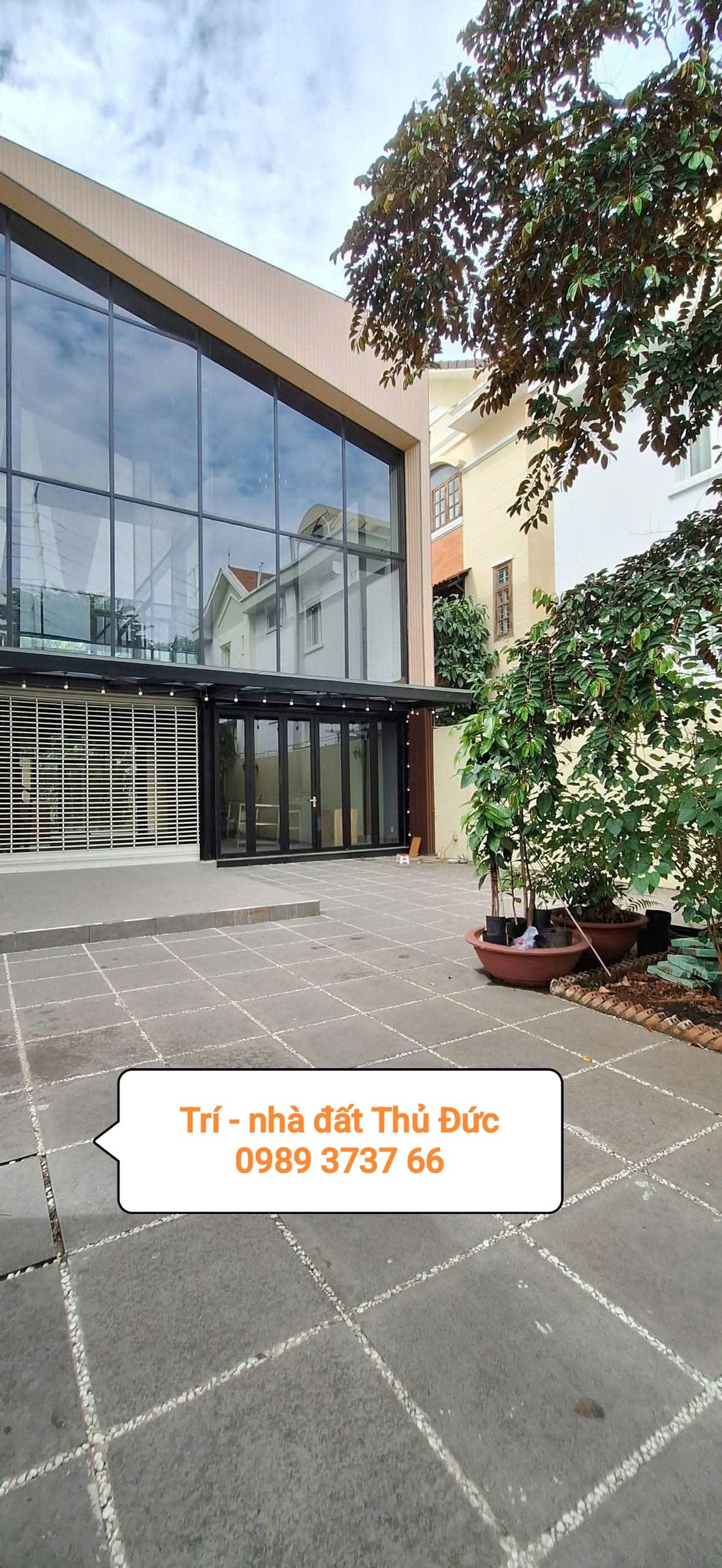 Cho thuê biệt thự cao cấp 2 mặt tiền khu Văn Minh, P. An Phú Q2, dt 10x20m, giá thuê 70 triệu - 0989373766