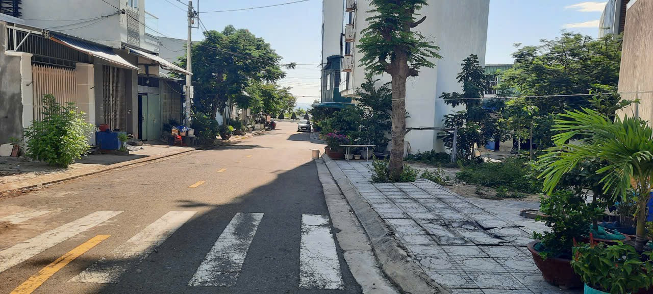 🔥 BÁN ĐẤT TẶNG NHÀ CẤP 4 HÒN ĐỎ - NHA TRANG - Cách đường chính Phạm Văn Đồng 35m ..!