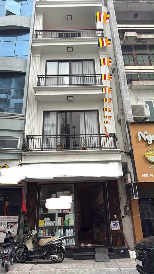 Do chuyển đổi công tác. Nên cần chuyển nhượng căn nhà 4 tầng 50m2 tại mặt đường Long Tiên, Bạch Đằng, Hạ Long