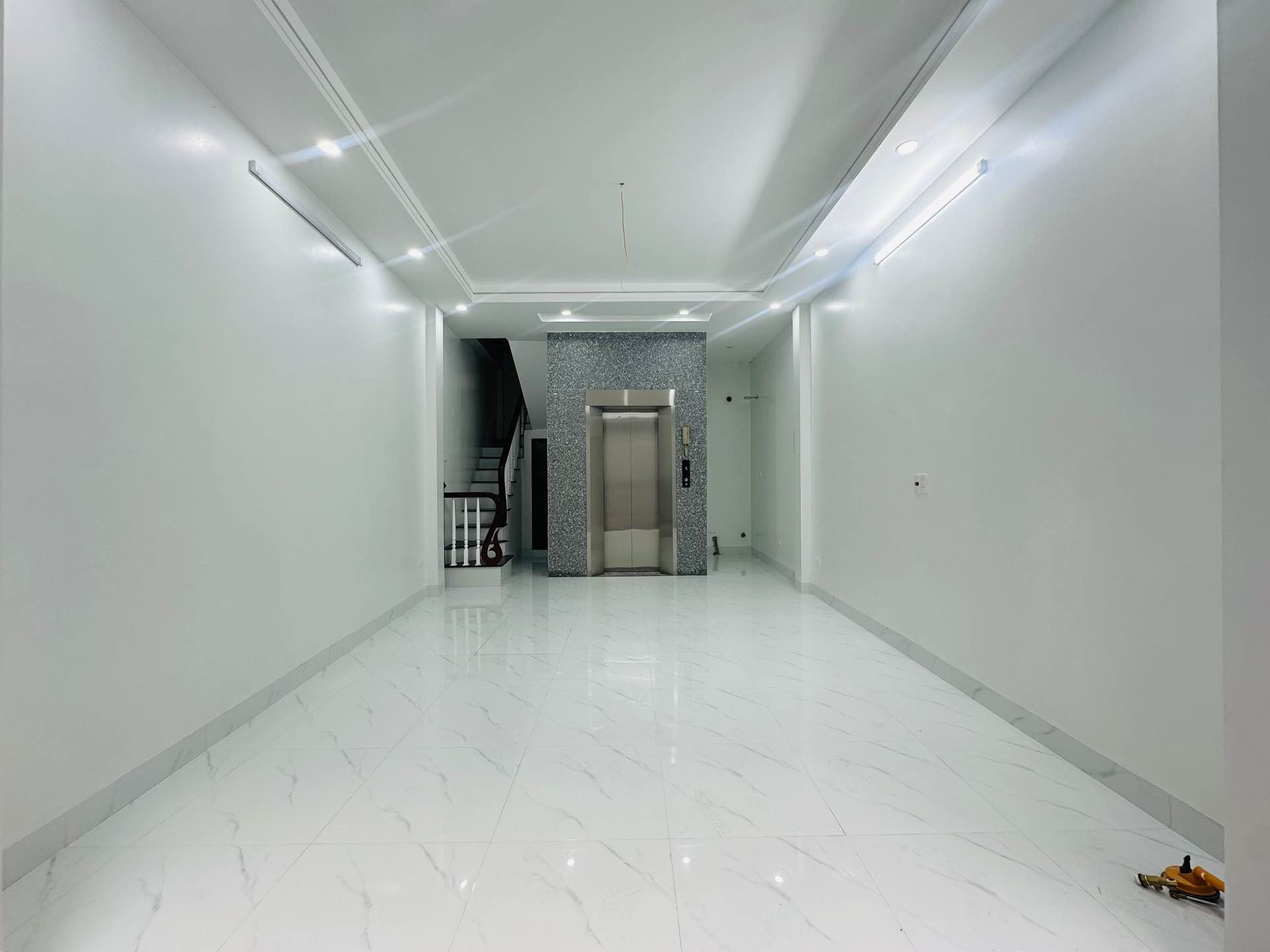 Bán nhà Lê Thanh Nghị Hai Bà Trưng – Giá 11.6 tỷ – DT 45m² x 5 tầng – MT 4m – Nhà xây mới, Thang máy hiện đại, Cách mặt phố 15m