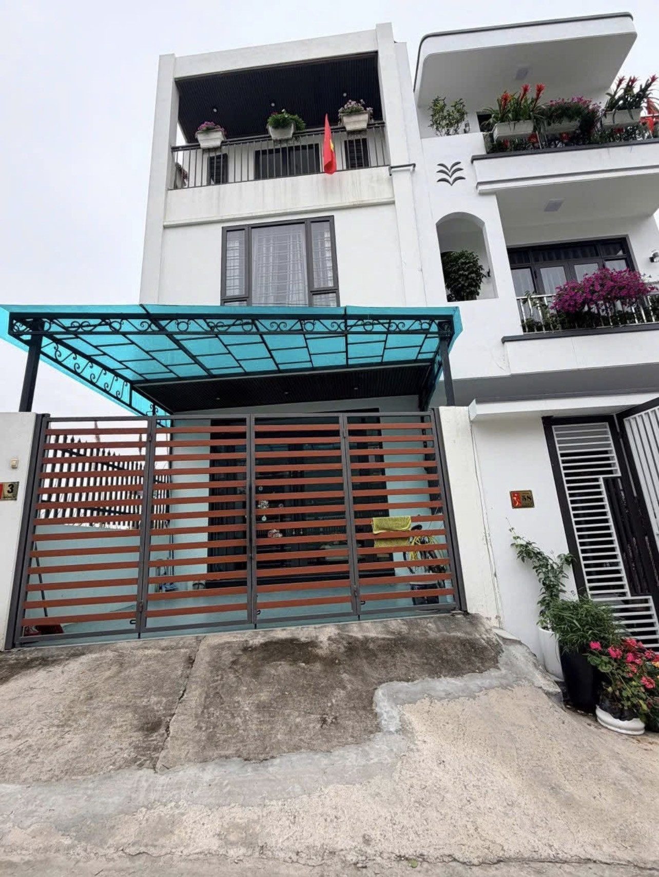 BÁN NHÀ 3 TẦNG BÃI CHÁY, TRUNG TÂM HẠ LONG