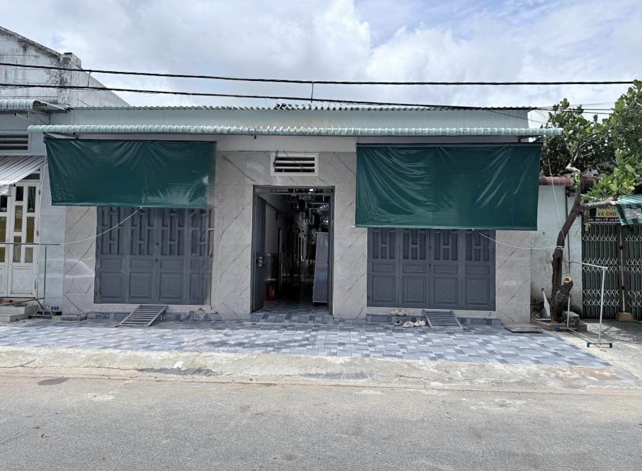 BÁN GẤP DÃY TRỌ Ở THÀNH PHỐ HỒ CHÍ MINH - FULL THỔ, SẴN DÒNG TIỀN