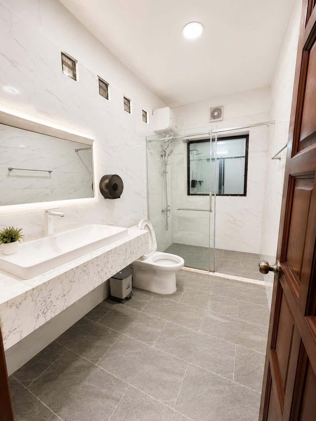 BDS HVL LVCC:  73 Nguyễn Thị Minh Khai, trung tâm Quận 1