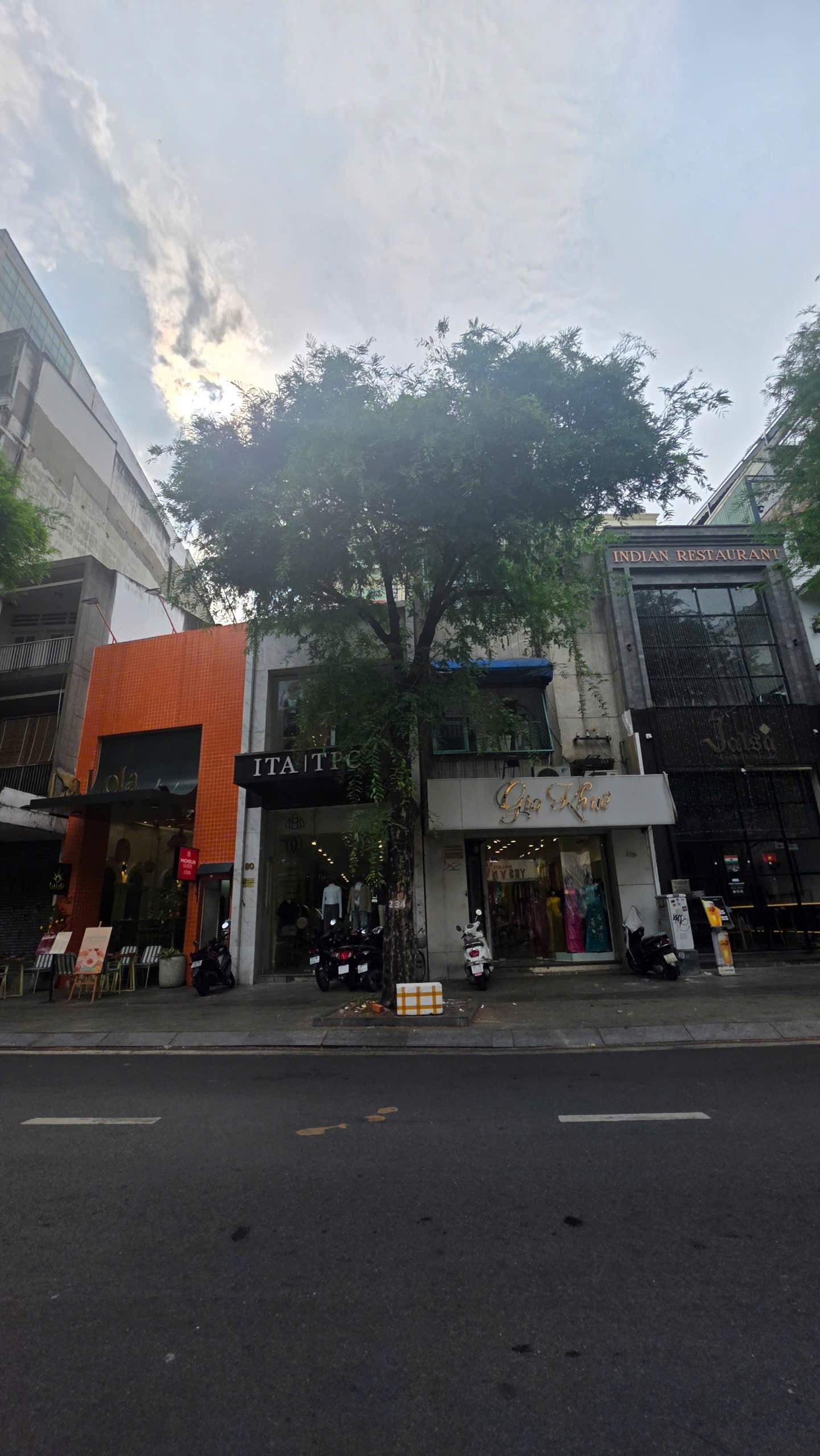 Bán Nhà Mặt Tiền 80 Bis Lý Tự Trọng, Phường Bến Thành, Quận 1