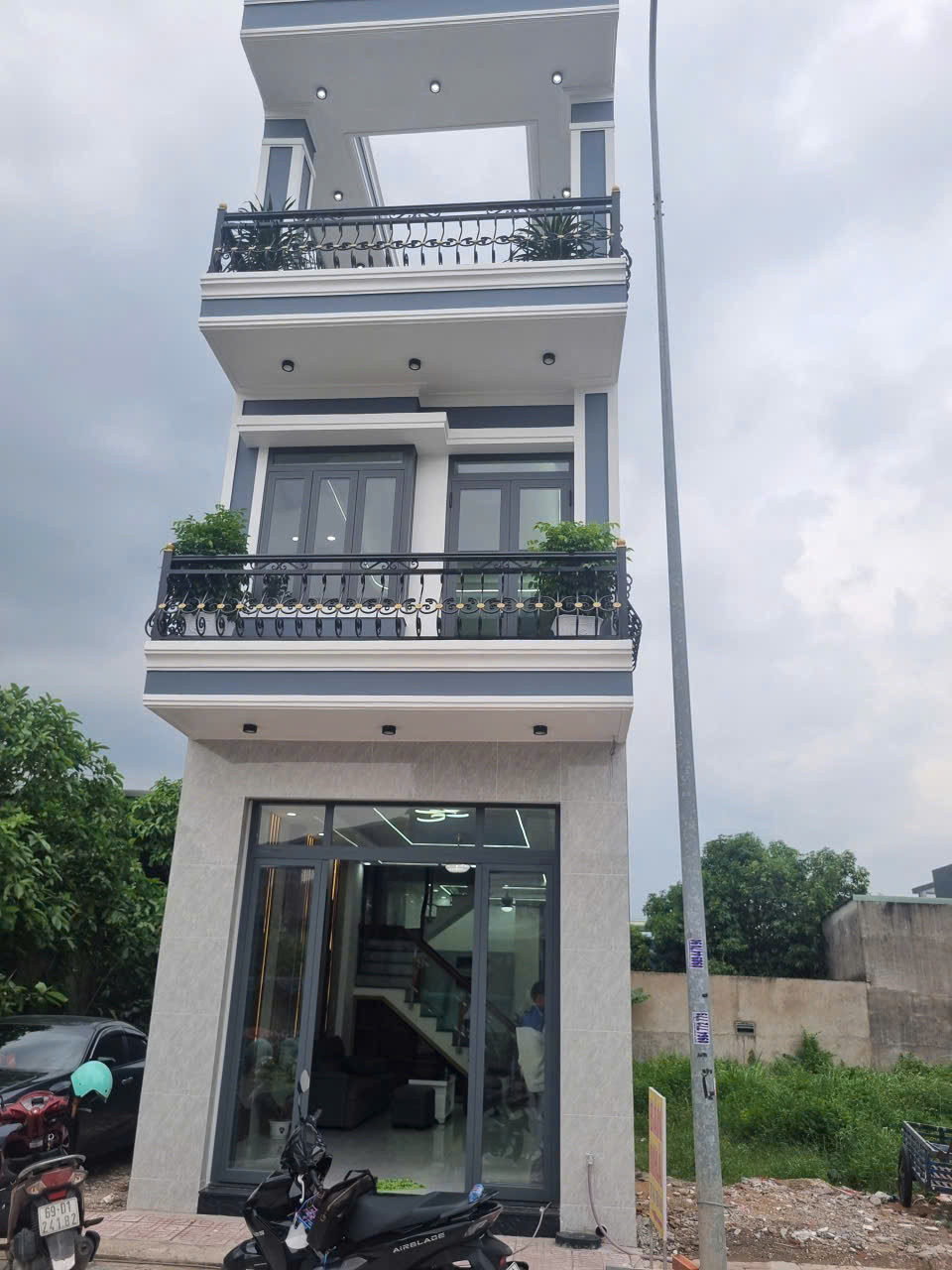 CƠ HỘI SỞ HỮU NHÀ PHỐ NGÃ TƯ BÌNH CHUẨN – **1 TRỆT 2 LẦU – 73 m² – FULL NỘI THẤT**
