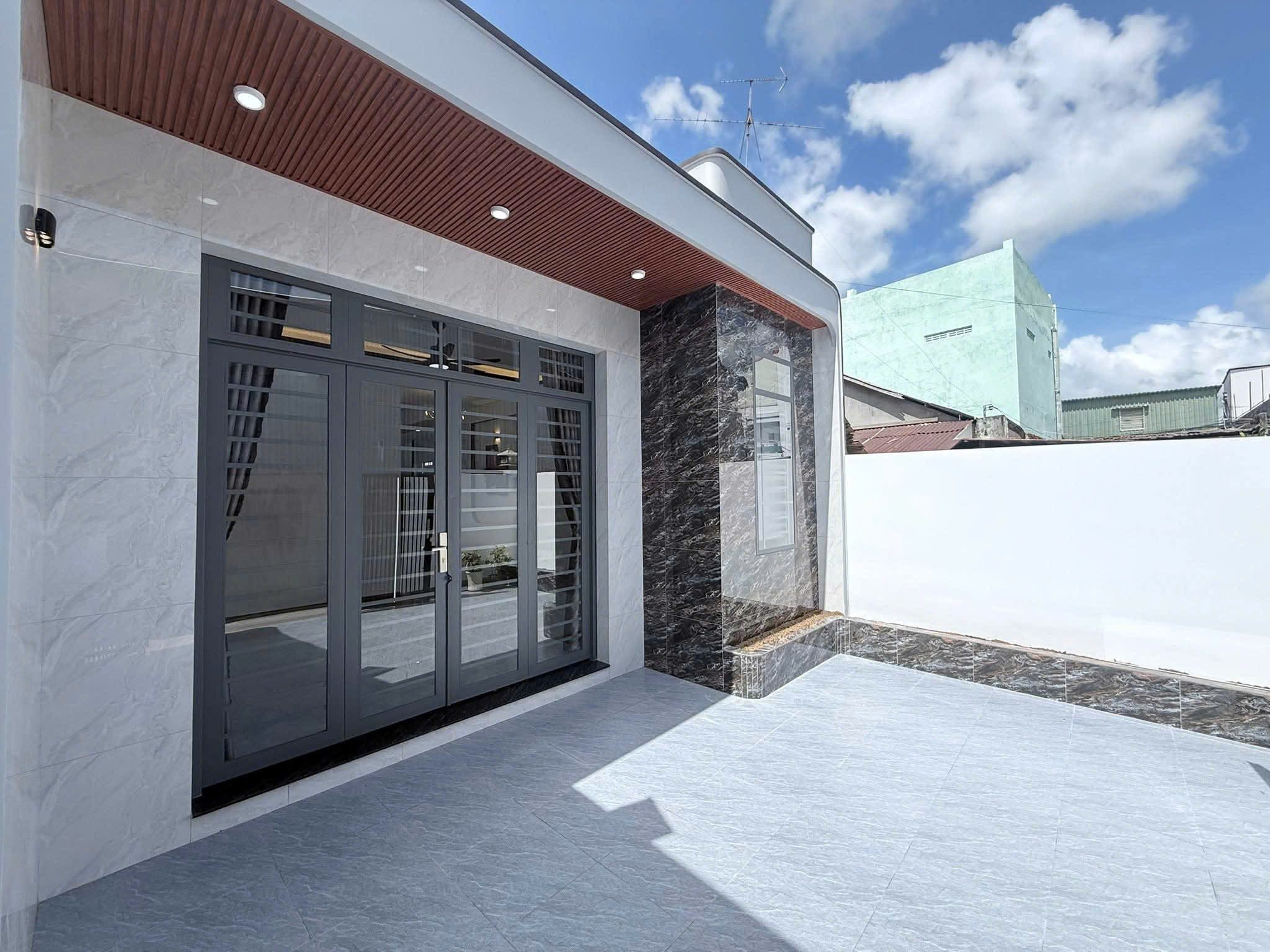 🏠 BÁN NHÀ CẤP 4 SIÊU RỘNG RÃI – HẺM Ô TÔ THÔNG 2 ĐẦU – CÁCH CHỢ BÌNH KHÁNH CHỈ 100M