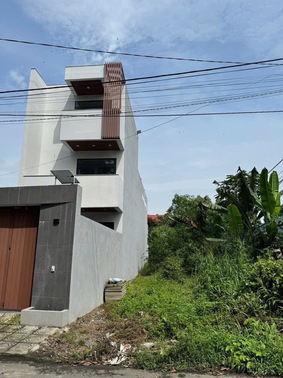 Bán đất 239m² có sẵn 159m² thổ cư ngang 8m giá 5.7 tỷ tại Phường Bình Dương