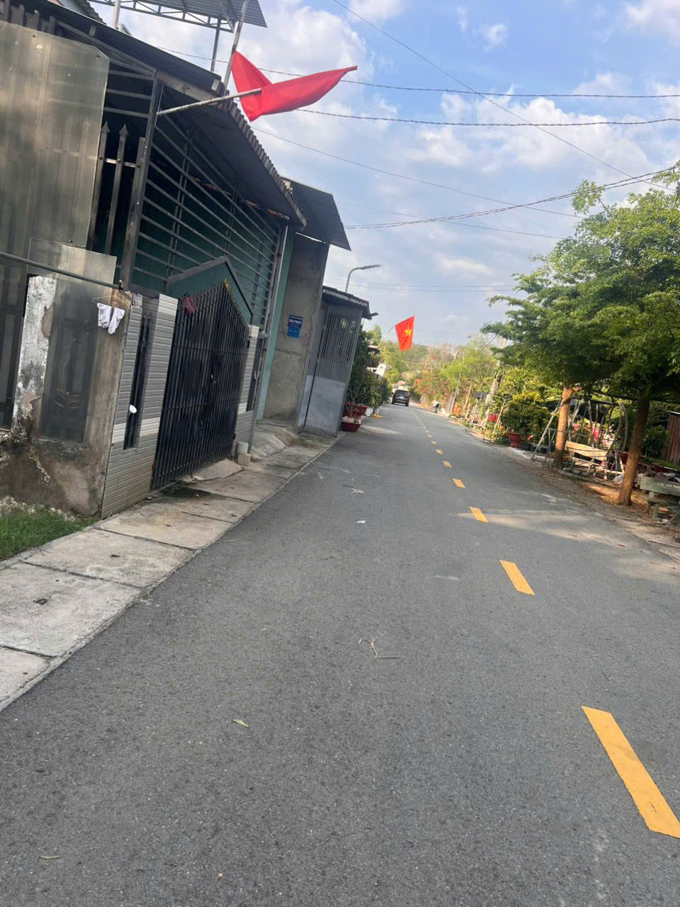 Bán đất 300m² có sẵn 100m² thổ cư ngang 9m giá 4.64 tỷ tại Phường Bình Dương