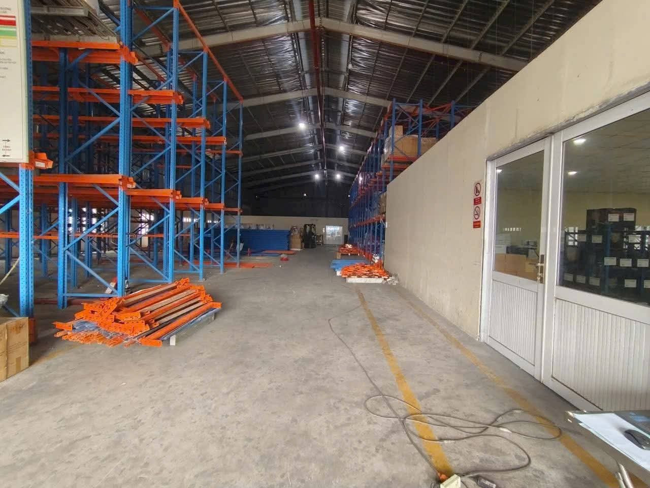 Cần cho thuê nhà xưởng Thuận An - bình dương
Tổng Diện T : Khuân viên chung
Diện Tích X : 1.500m²
Văn Phòng : 50m² ( trong xưởng )
Trạm Điện : 560Kva
PCCC : Tự động ( giấy phép nghiệm thu )
Giá : 150 Triệu/th