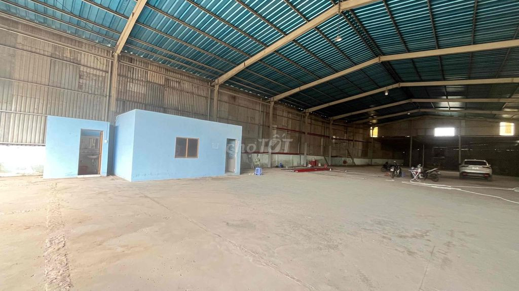 CHO THUÊ XƯỞNG 1000m2 CÓ PCCC GIÁ CHỈ 80tr TẠI THUẬN AN