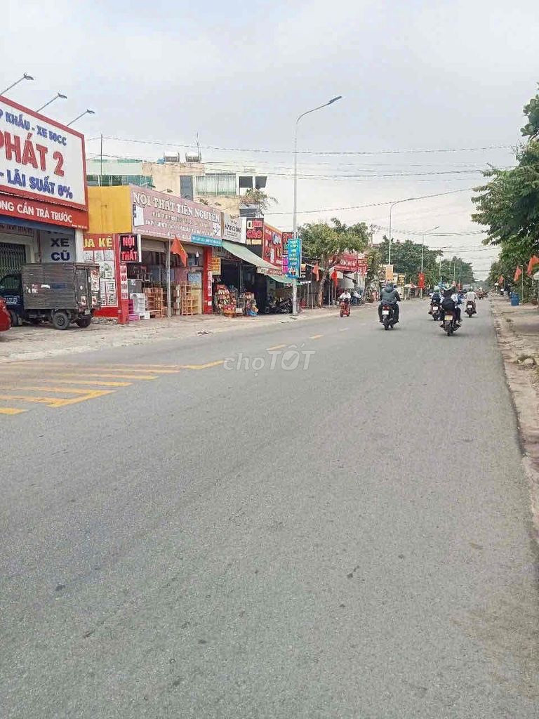 NHÀ MẶT TIỀN 196M ĐƯỜNG NGUYỄN DU BÌNH HÒA VỊ TRÍ KINH DOANH SẦM UẤT