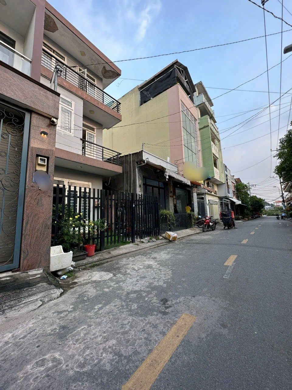 Bán dãy trọ sát đường Kênh Tham Lương trung tâm Phường Bình Hưng Hòa quận Bình Tân TPHCM, DT: 5x28m.