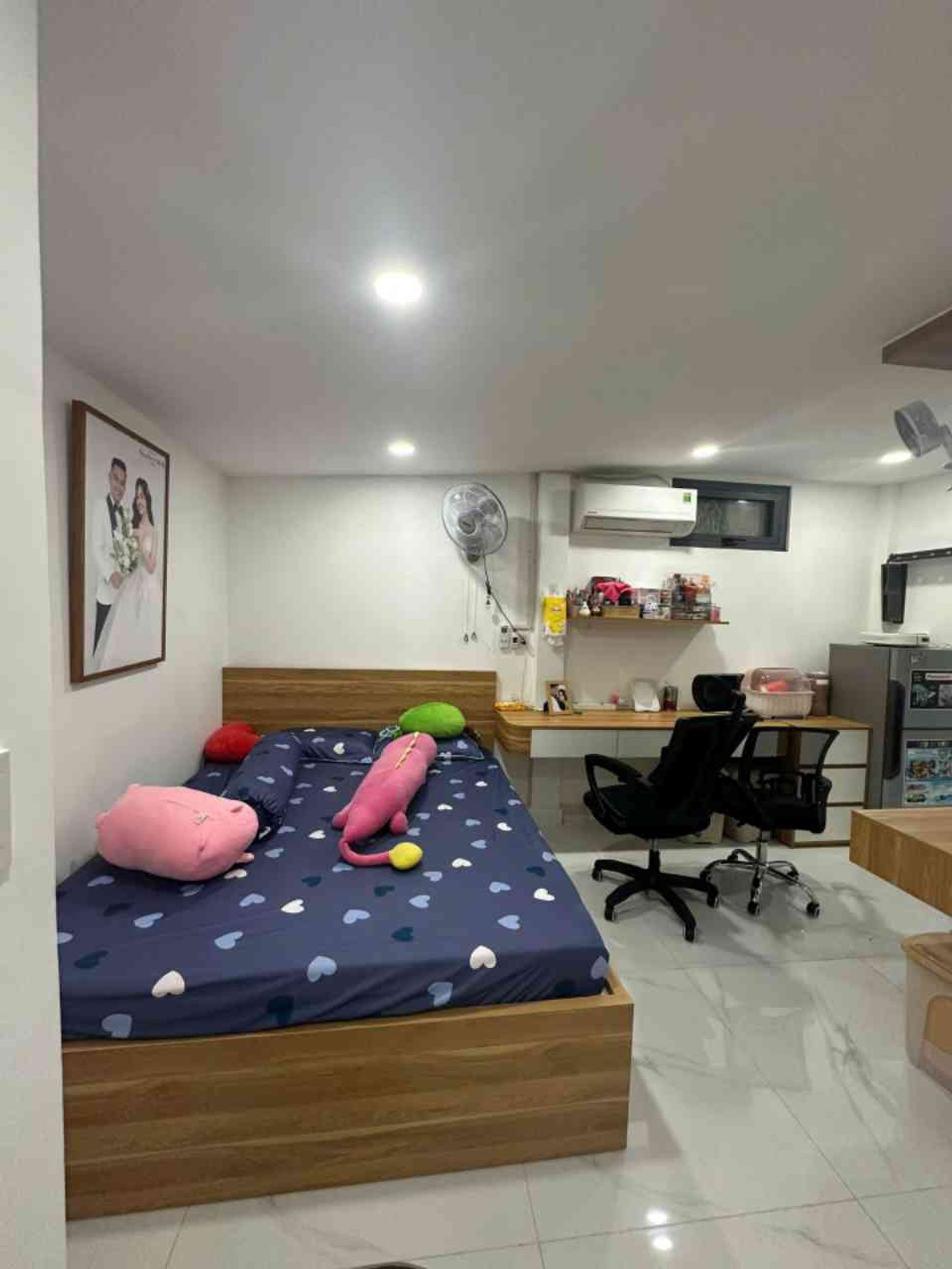 🔥 HẺM XE TẢI THÔNG – NGAY AEON TÂN PHÚ – 52M² CHỈ 4 TỶ 650 🔥
🏡 Hàng đẹp hiếm gặp trong phân khúc dưới 5 tỷ! ✅ Diện tích 52m² vuông vức. ✅ Hẻm xe tải thông, di chuyển thuận tiện. ✅ Vị trí đẹp, chỉ vài phút đến AEON Tân Phú, gần chợ, trường học và nhiều ti