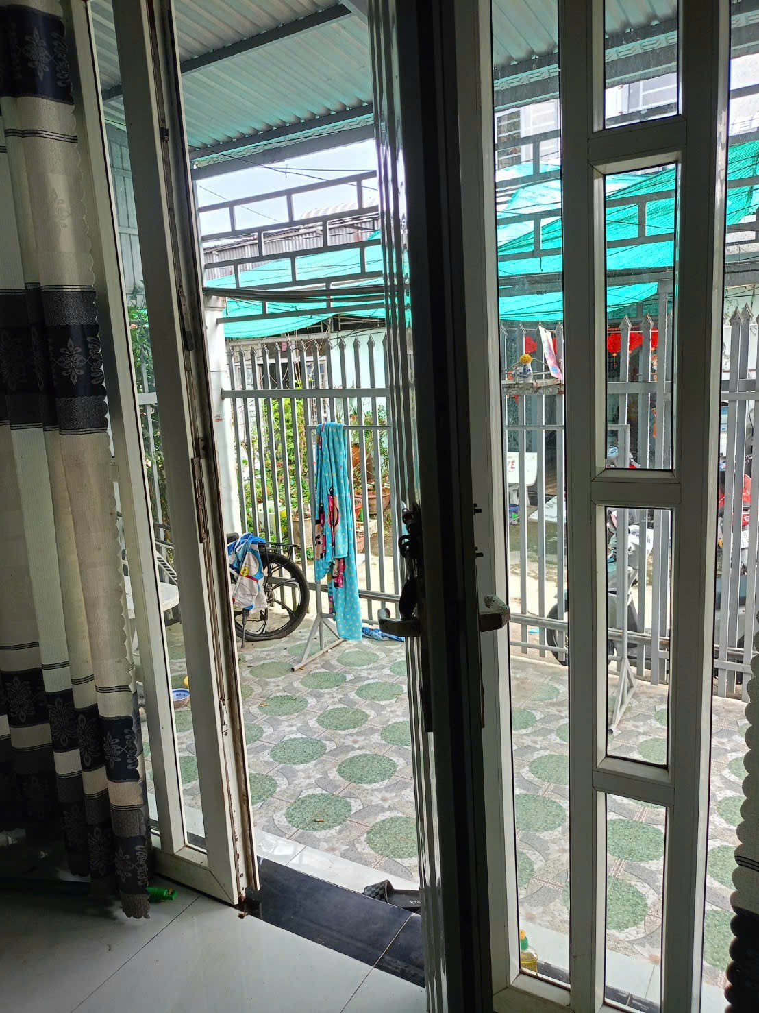 1tỷ5 bán nhà 7×16 hẻm gần Trạm Y Tế Bình Khánh, long xuyên 
_DT 111m² thổ cư, hẻm 2m, 2pngủ, sân