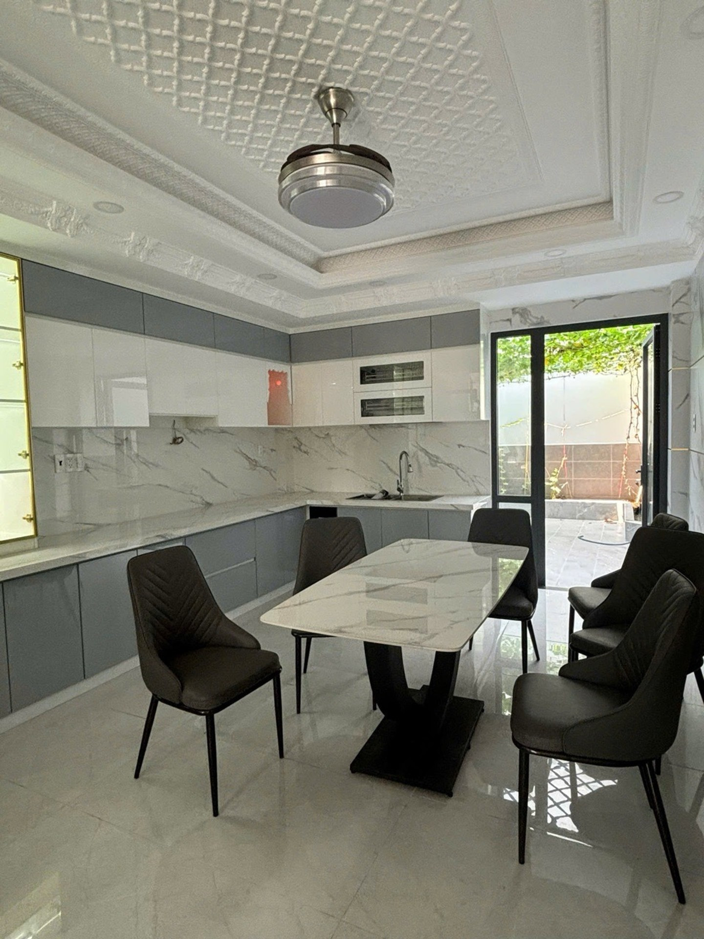 NHÀ MỚI ĐẸP KHU PHÂN LÔ - VỪA Ở VỪA KINH DOANH - GIÁ TỐT NHẤT KHU - ĐƯỜNG NHỰA 8M CÓ LỀ
