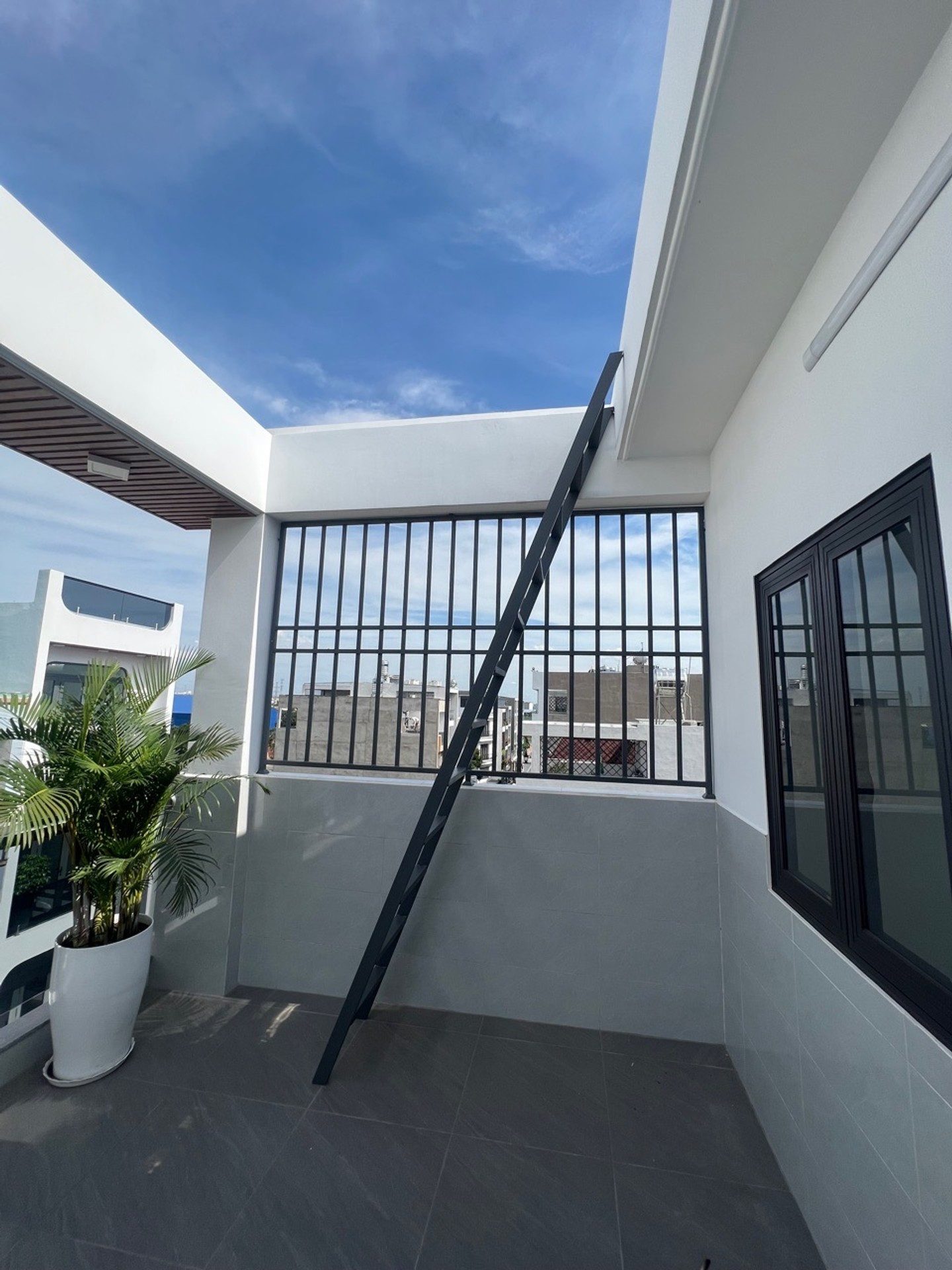 SIU PHẨM NGAY KHU VIP TÂY LÂN - NHÀ MỚI ĐẸP LUNG LINH 5 TẦNG KẾT CẤU BTCT CHẮC CHẮN -