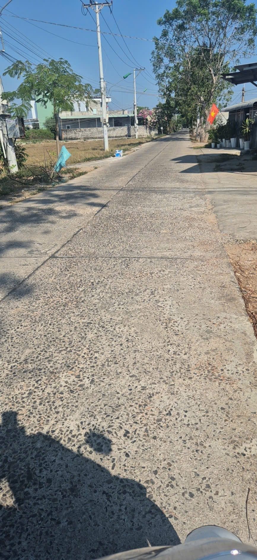 Bán đất 900m² có sẵn 370m² thổ cư ngang 42m giá 3 tỷ tại Phường Bình Thuận