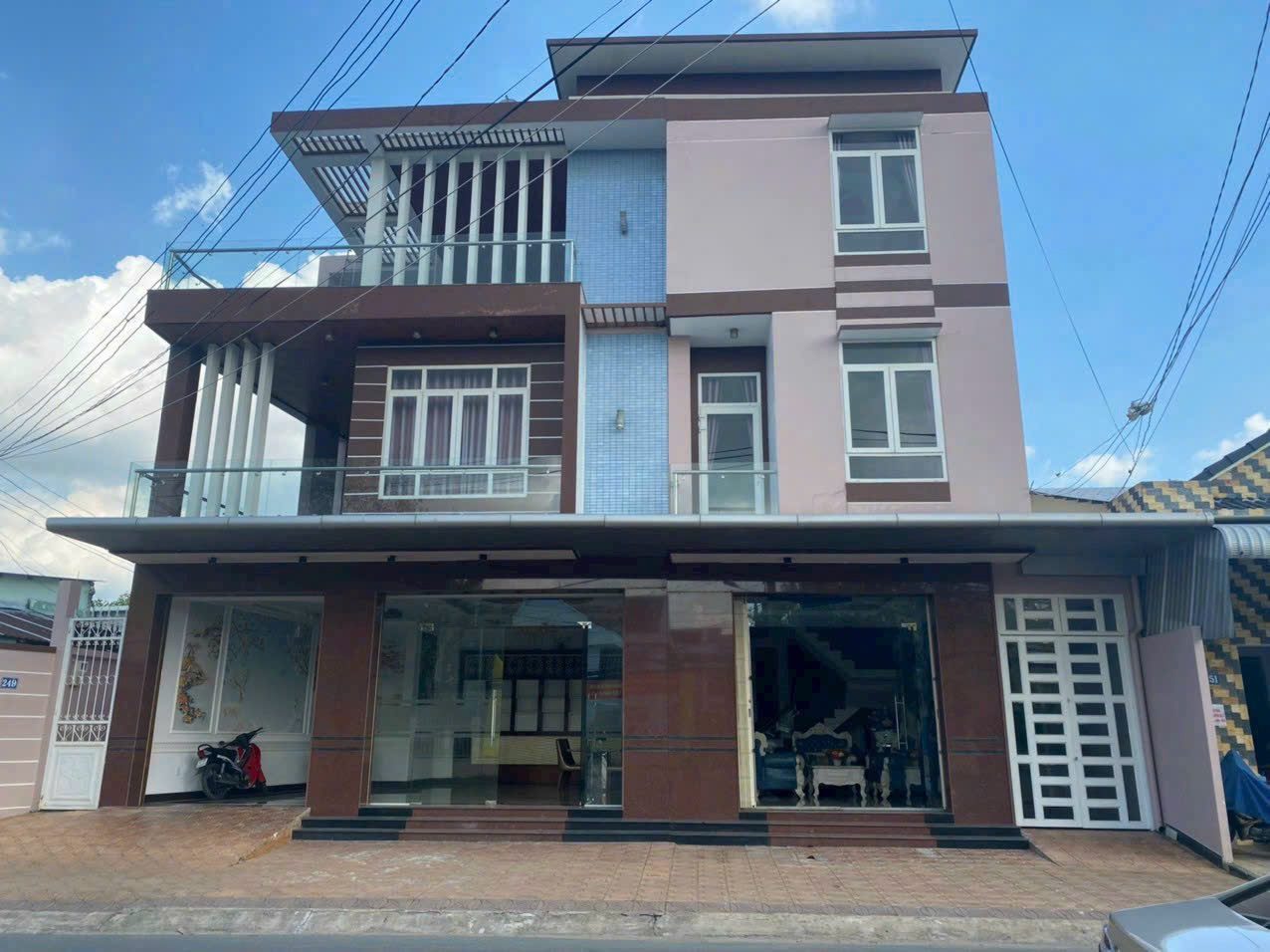 Biệt Thự vườn ngay Mặt Tiền thuận lợi kinh doanh đa ngành nghề.