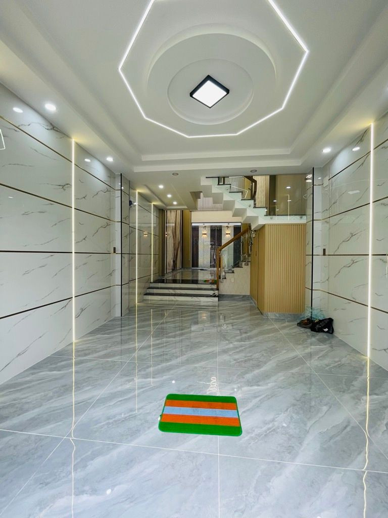 + Vị trí gần  chợ, Ngay Tên Lửa nối dài Bình Trị Đông, giáp quận 6, khu Tên Lửa, gần Aoen Mall Bình Tân,  gần nhà thờ Phao-lô.
