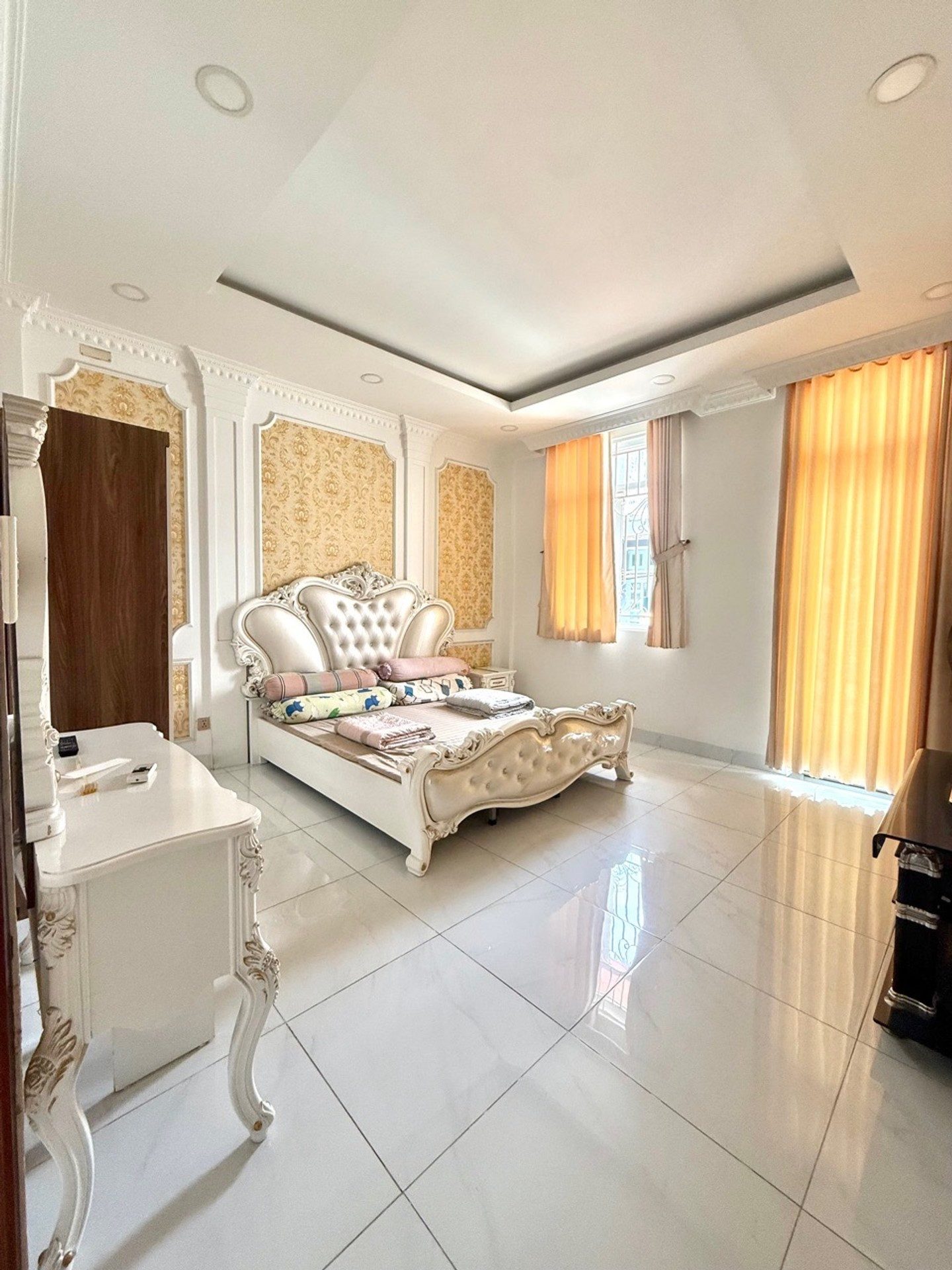 BÁN NHÀ LÊ VĂN QUỚI BÌNH TÂN 88M2 7.4 TỶ HXH 3 TẦNG FULL NỘI THẤT