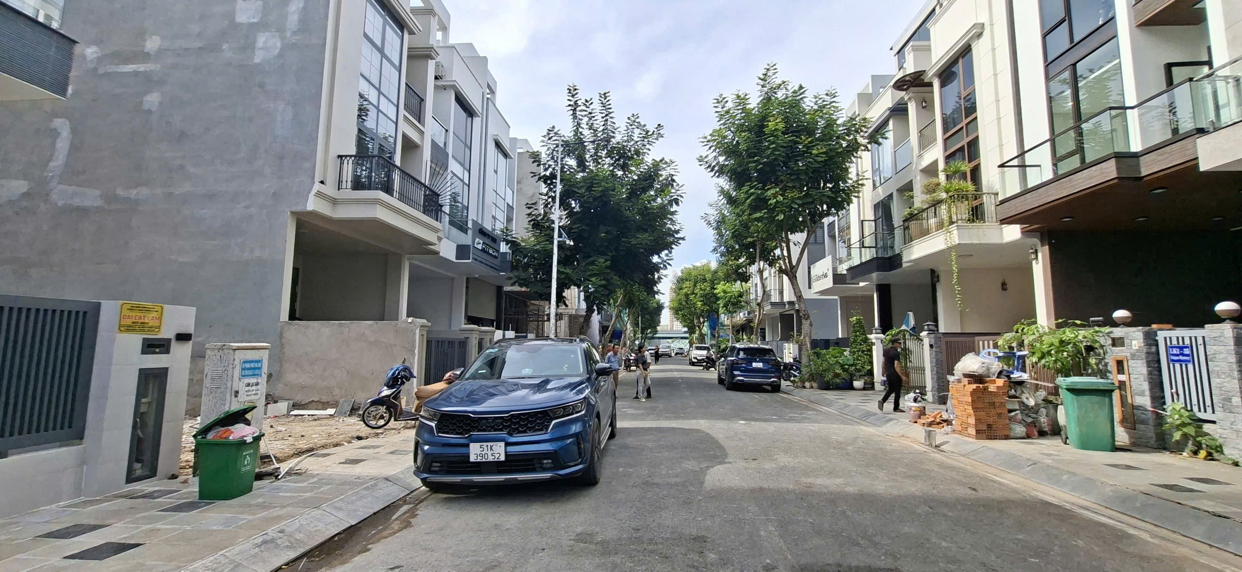 CHO THUÊ MẶT BẰNG TẦNG TRỆT – MẶT TIỀN ĐƯỜNG N1 BÁT NÀN – 50m² – CÓ HẦM GỬI XE – SÁT BÊN ĐẢO KIM CƯƠNG