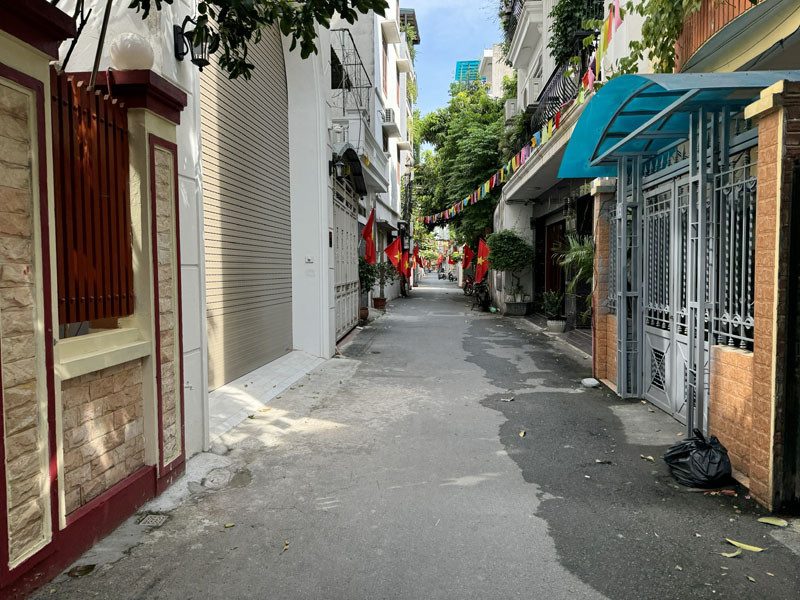 Chính chủ bán 74,1m2 đất trong ngõ 135 Hoàng Như Tiếp. Ngày gần hồ và ngõ 111 Lâm Hạ