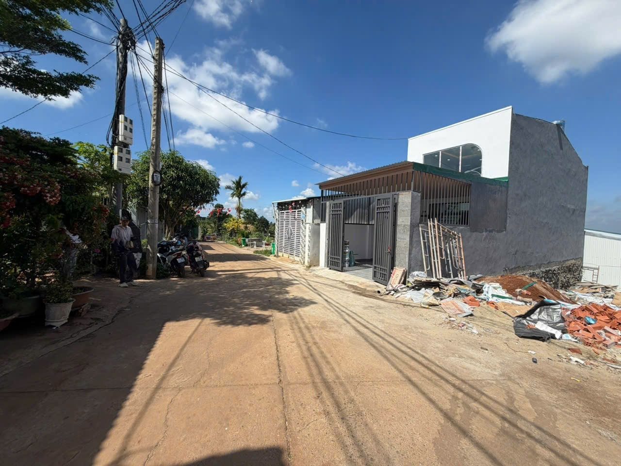 Bán nhà 90m² full thổ cư ngang 4.7m giá 2.99 tỷ tại Phường Buôn Ma Thuột