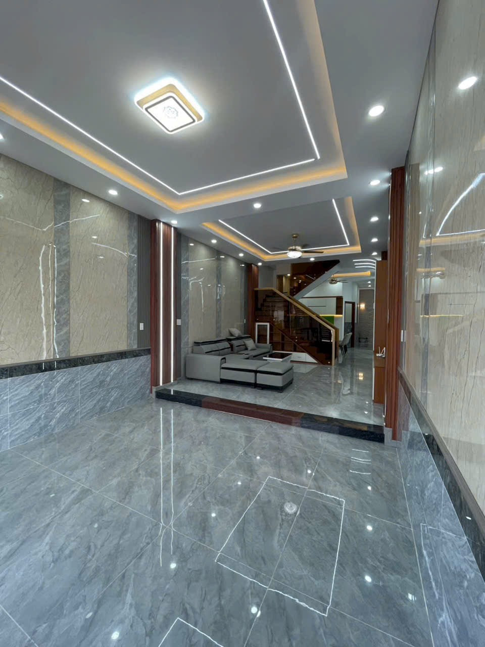 Bán nhà mới xây bửu hòa .Dt 80m2. chỉ 3tỷ950tr,cách đường Nguyễn tri phương 80m