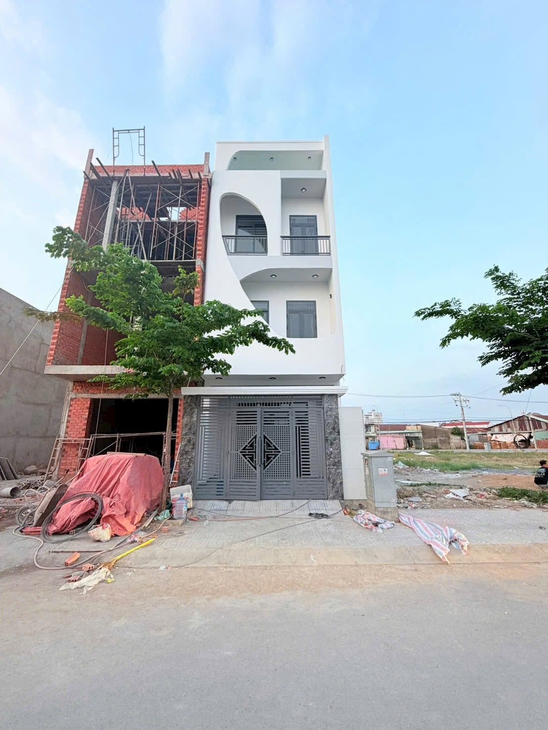 Bán Nhà 1 Trệt 2 Lầu Khu TĐC Bửu Hoà Mới.Thiết kế Hiện Đại Đầy Đủ Công Năng