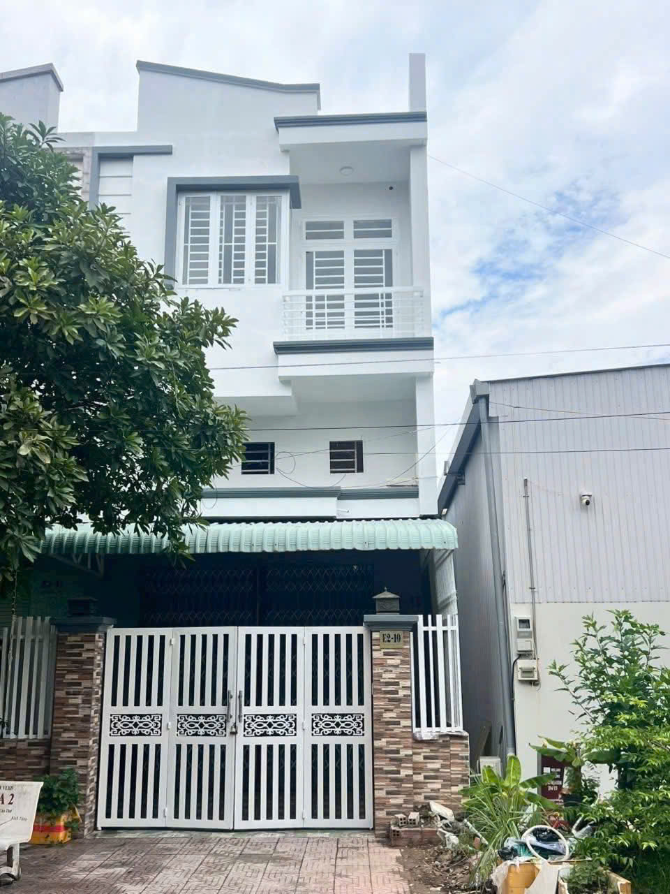 Bán nhà Trệt Lững Lầu KDC 586 gần chợ Phú Thứ,  P. Hưng Phú, Tp Cần Thơ.