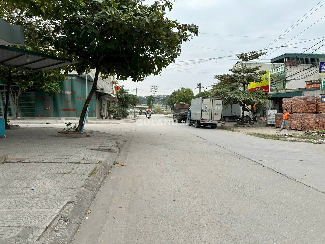 BÁN Ô ĐẤT GIÁP  KHU DỰ ÁN ÔNG NHAN CAO THẮNG,HẠ LONG