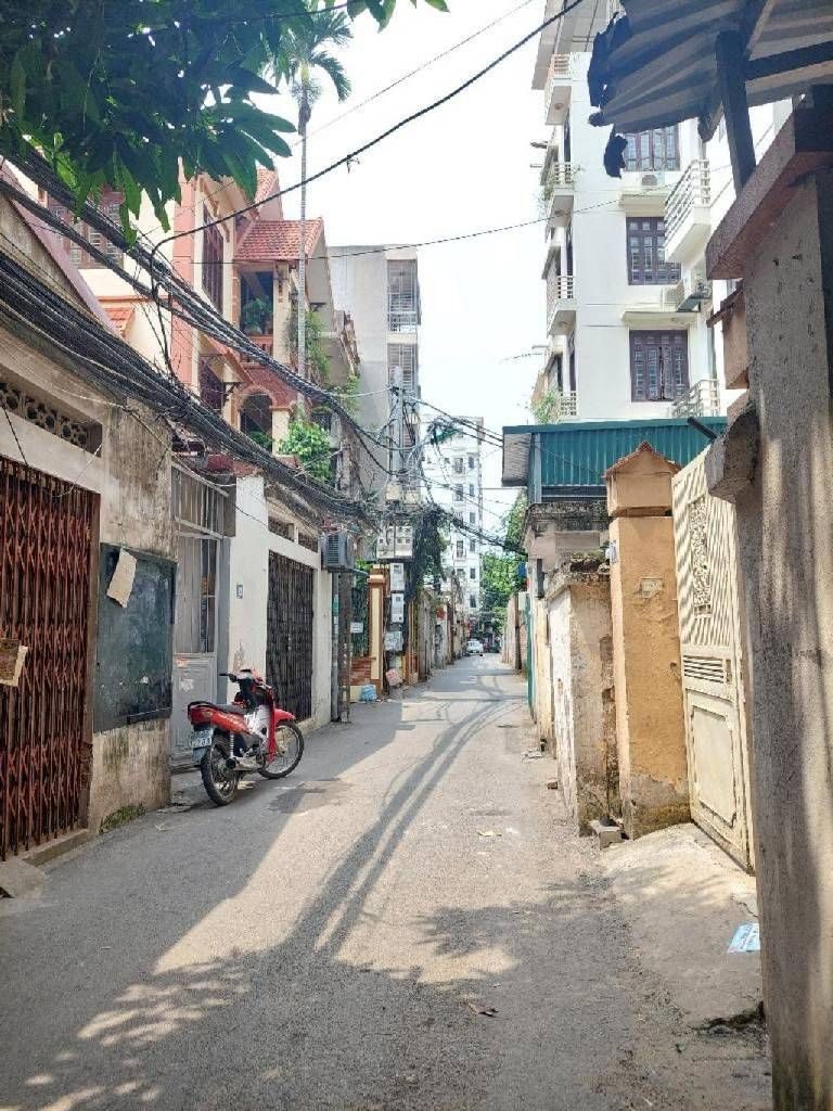 Bán đất Hồ Tùng Mậu, 92m2, MT4m, ô tô 16C vào nhà, đẹp nhất phố, giá 23 tỷ