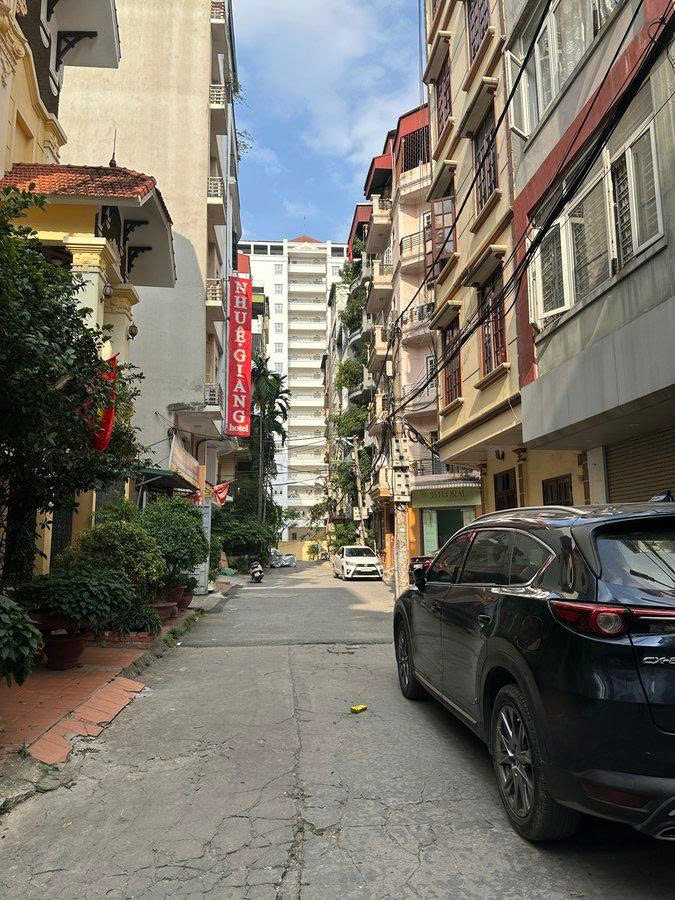 Bán Nhà Phạm Tuấn Tài Cầu Giấy Cạnh HV Hồ Chí Minh Oto Lô Góc 60m 6 Tầng Thang Máy. 23 tỷ